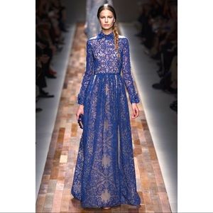 VALENTINO BLUE LACE EMBROIDERED GOWN WITH COLLAR